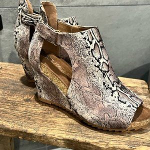 snakeskin wedges